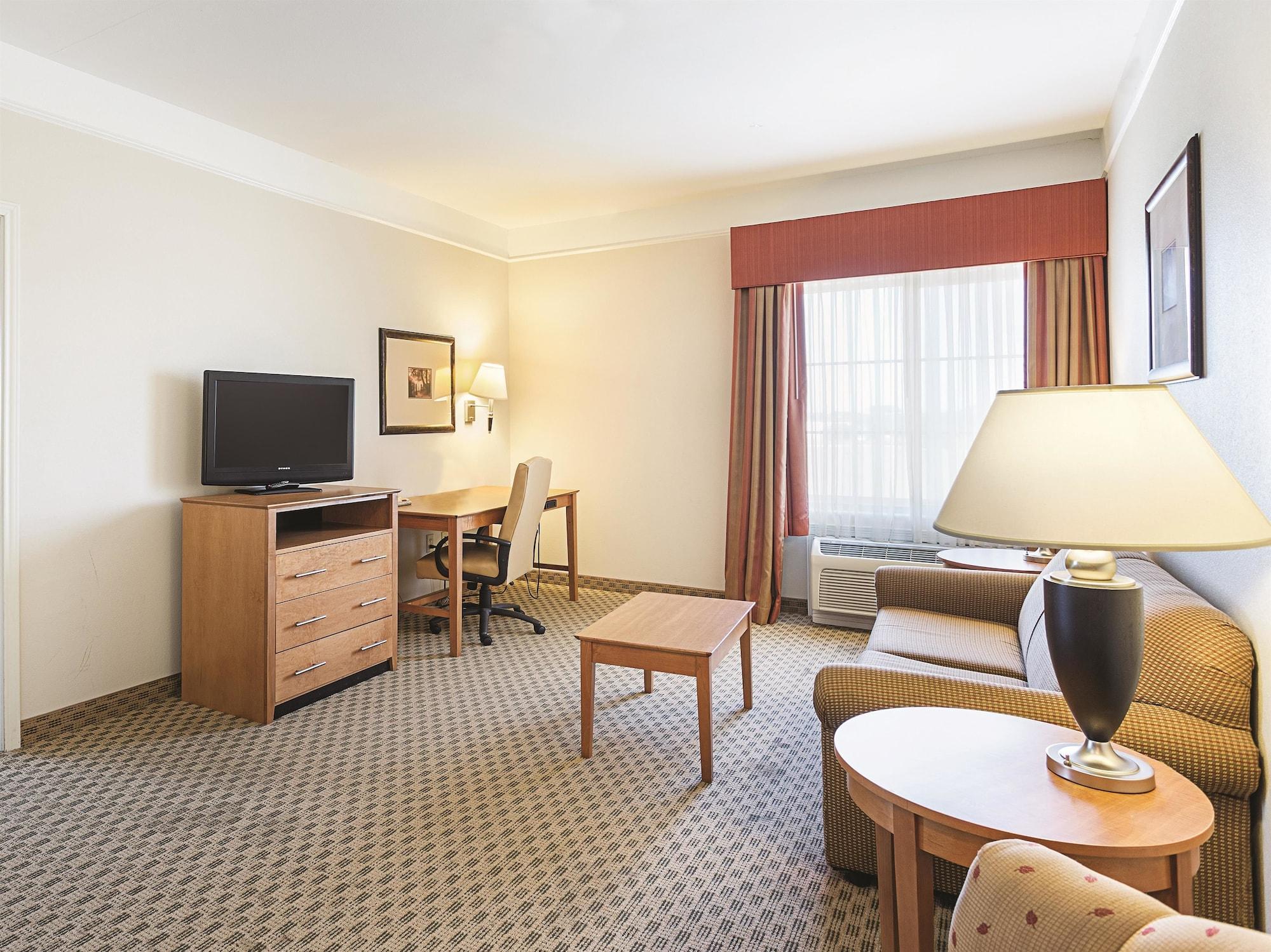 Baymont Inn & Suites Brenham Exteriör bild