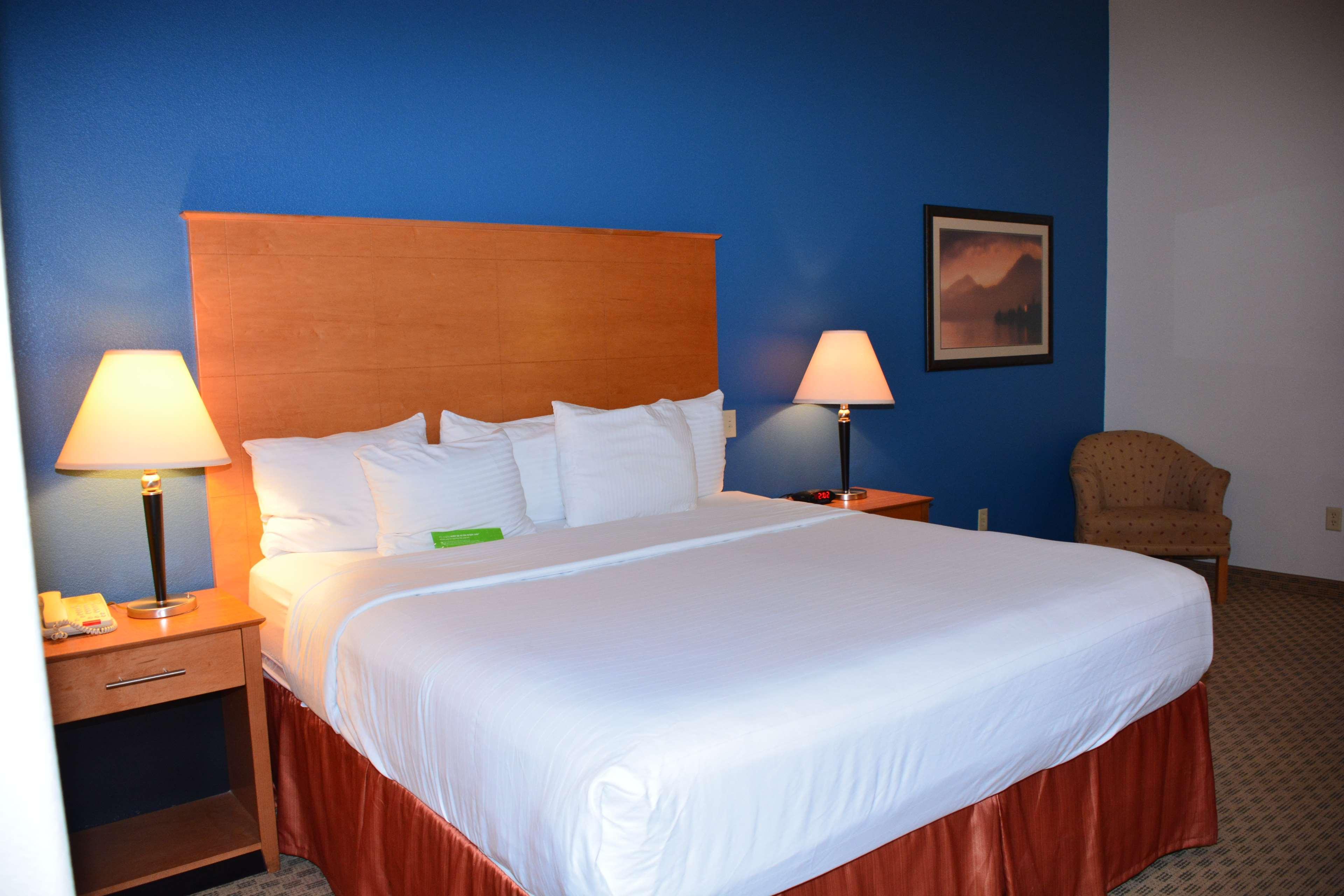 Baymont Inn & Suites Brenham Exteriör bild
