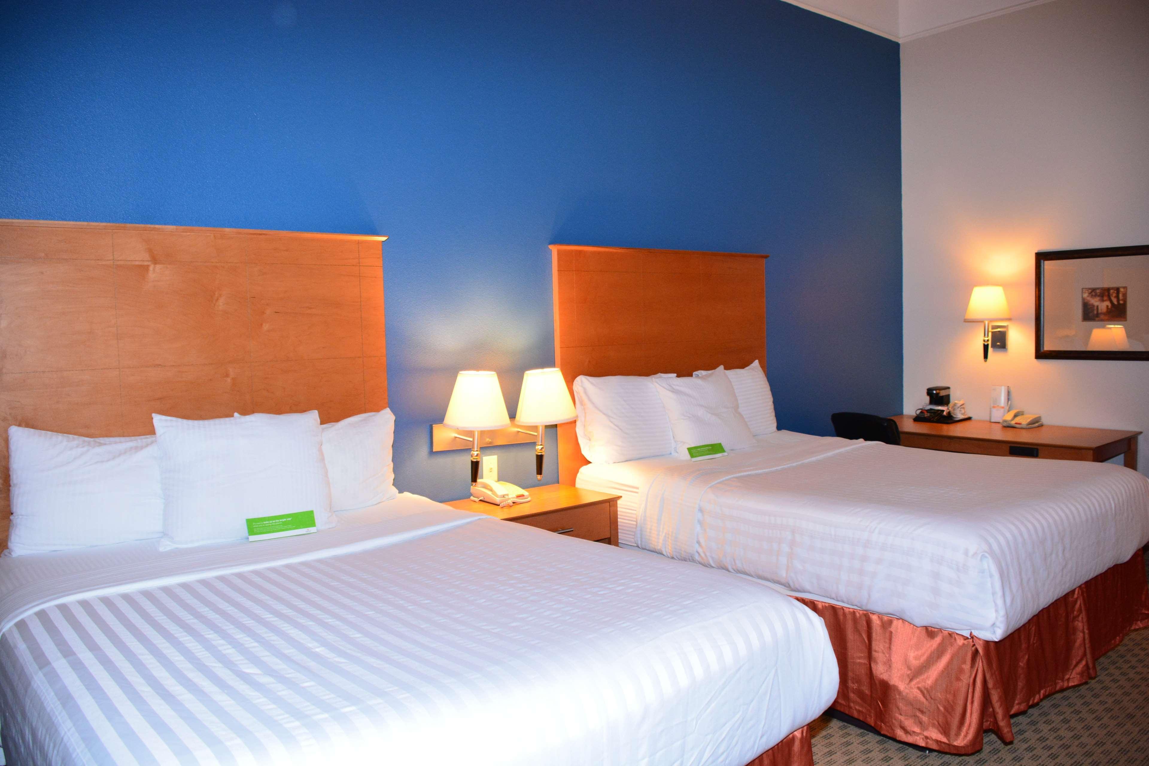 Baymont Inn & Suites Brenham Exteriör bild
