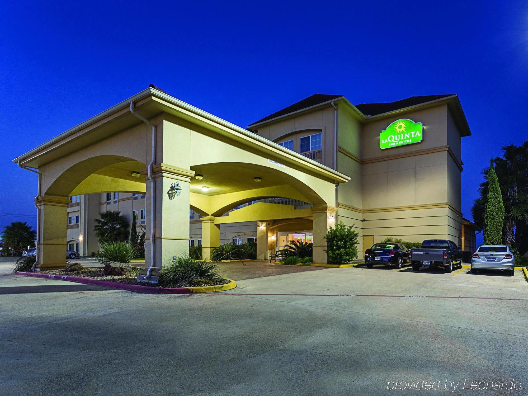 Baymont Inn & Suites Brenham Exteriör bild