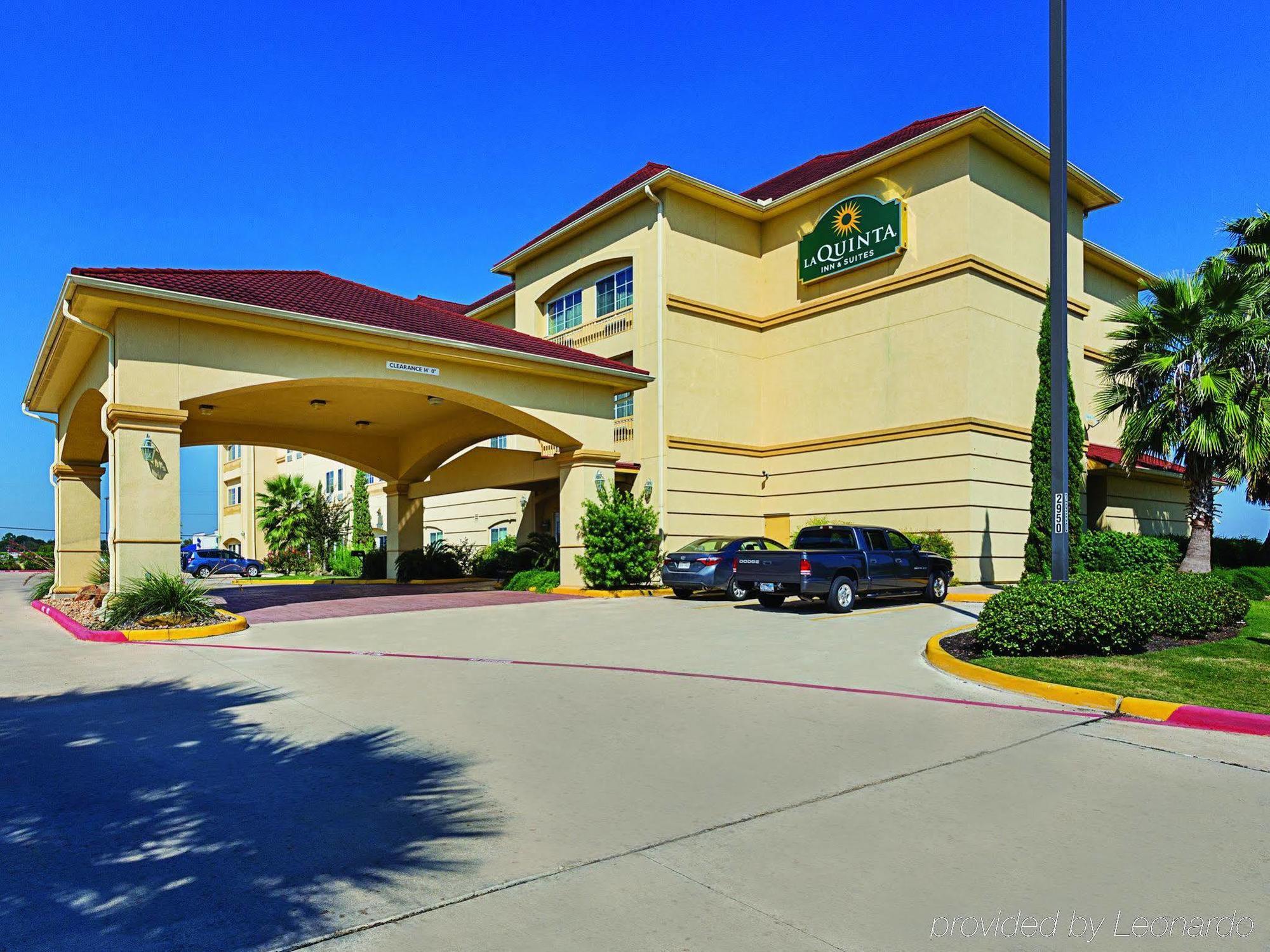 Baymont Inn & Suites Brenham Exteriör bild