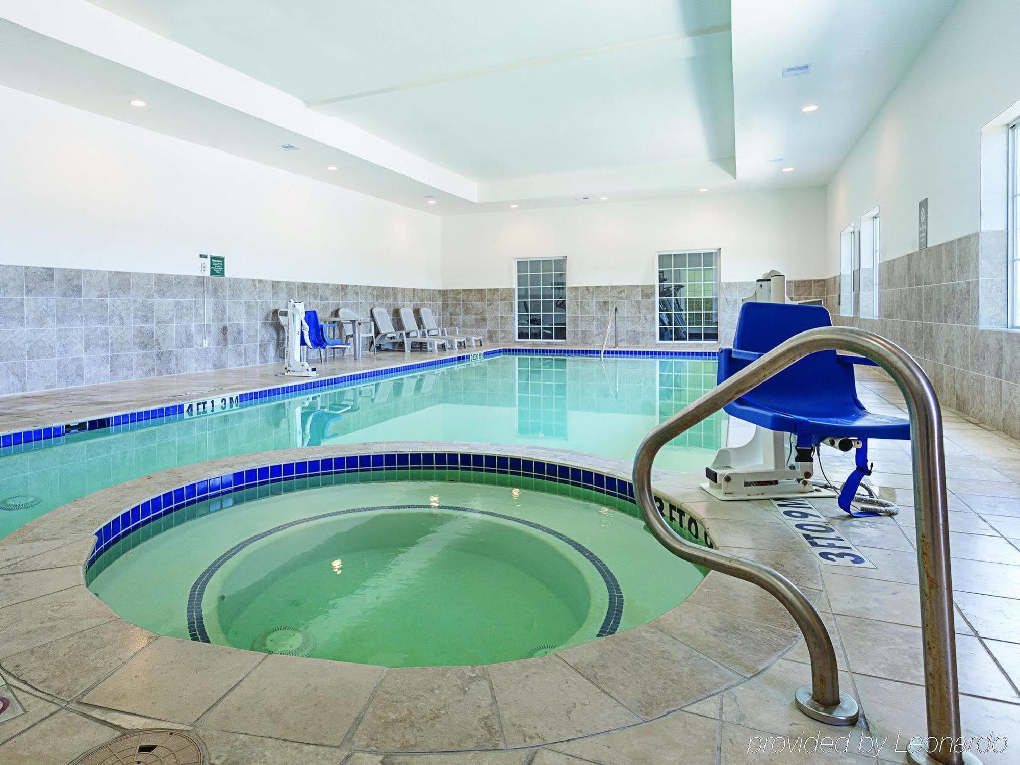 Baymont Inn & Suites Brenham Exteriör bild
