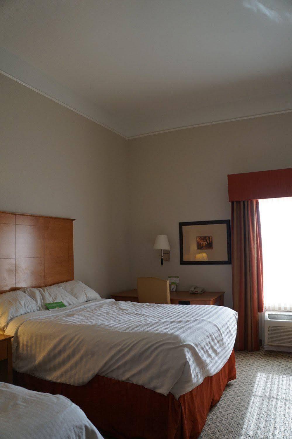 Baymont Inn & Suites Brenham Exteriör bild